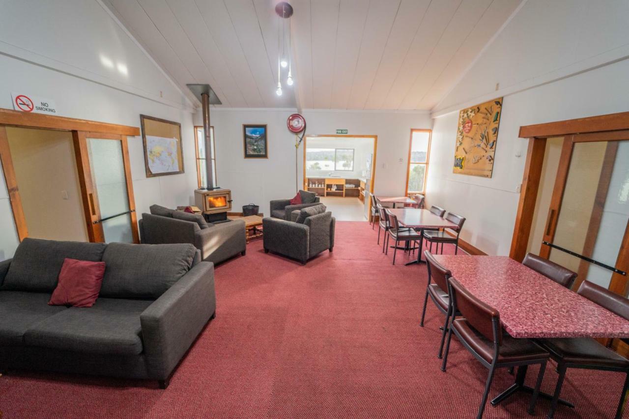 Lone Moose Backpackers Te Anau Exterior foto