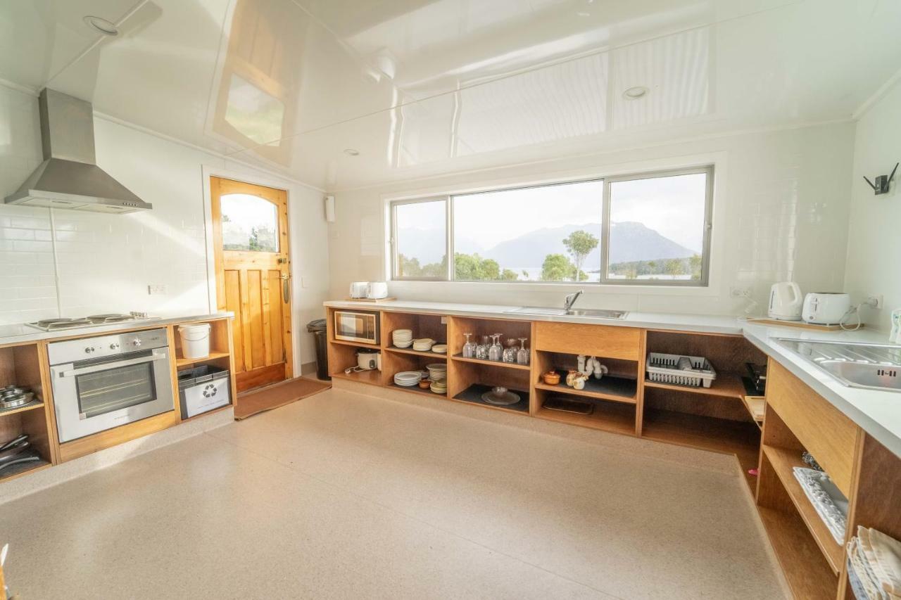 Lone Moose Backpackers Te Anau Exterior foto